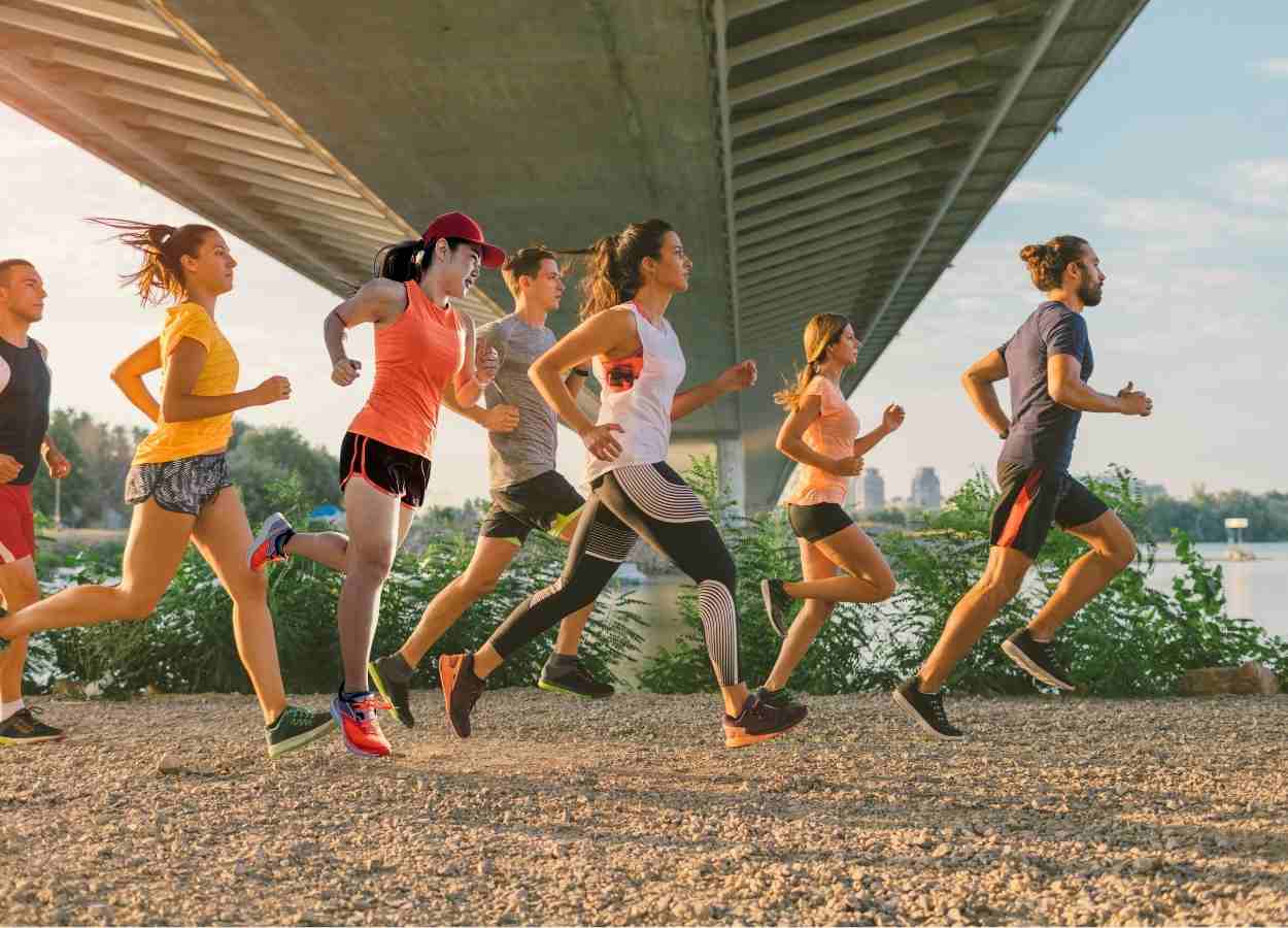 Top 10 Quần Áo Chạy Bộ Giá Rẻ Đáng Mua Cho Người Mới